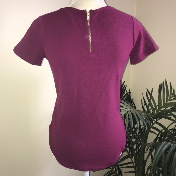 2/$20 Bar lll Textured Stretch Short Sleeve Top XS - Picture 4 of 7